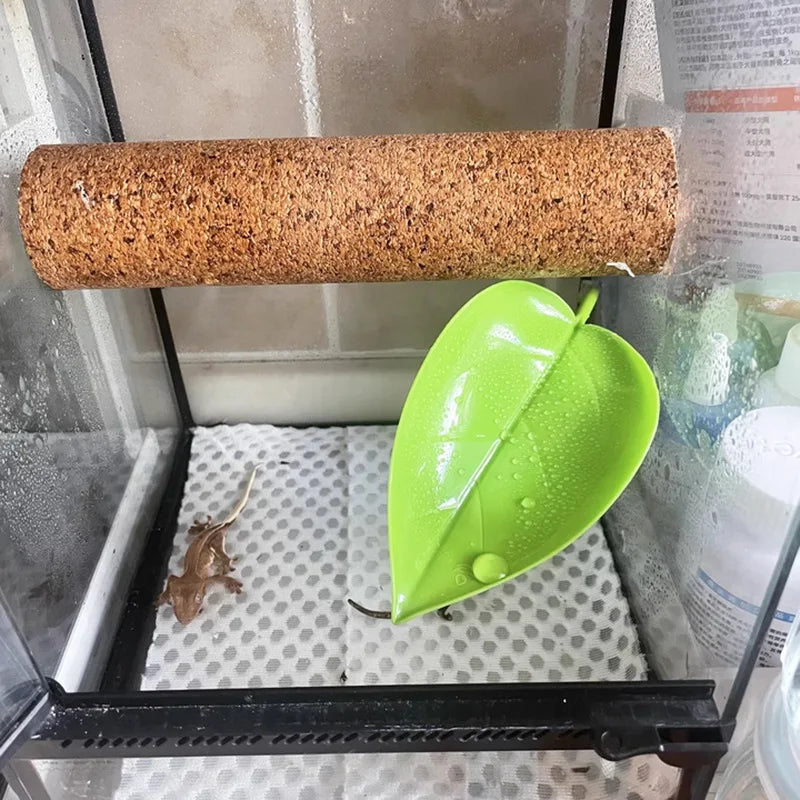 Climbing Pet Suspended Nest with Suction Cup, Simulating Plant Leaves To Avoid Climbing and Habitat, Creating Scenery