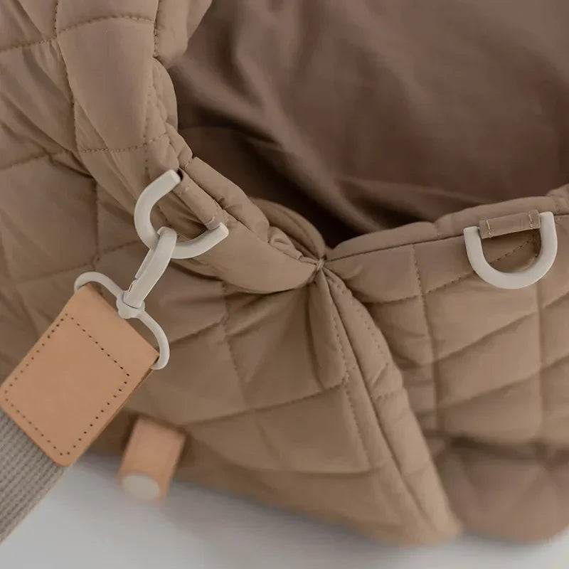 New Style Casual Fashion Luxury Pet Dog Cat Carrying Tote Bag Dog Car Carrier Booster Seat Pet Carriers