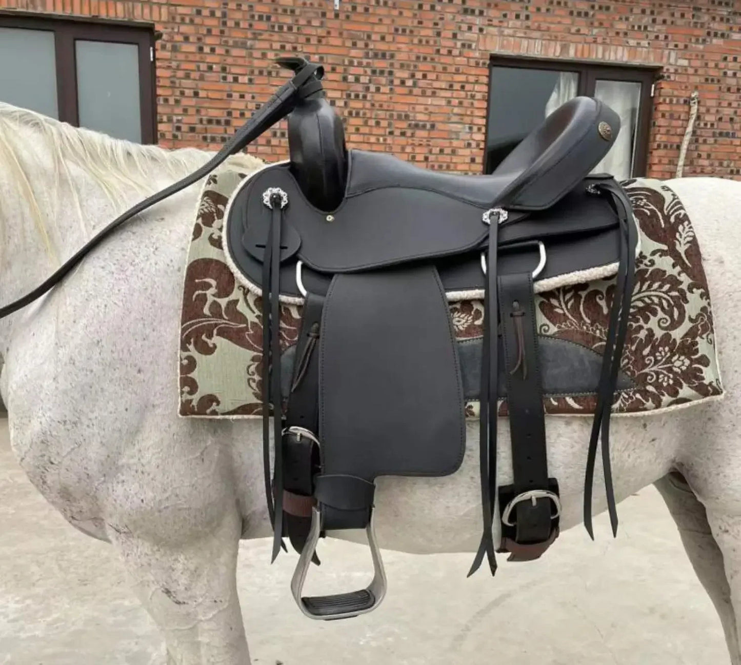 Western Saddle Essence Riding Supplies Pure Cowhide Knight Full Set of Equipment